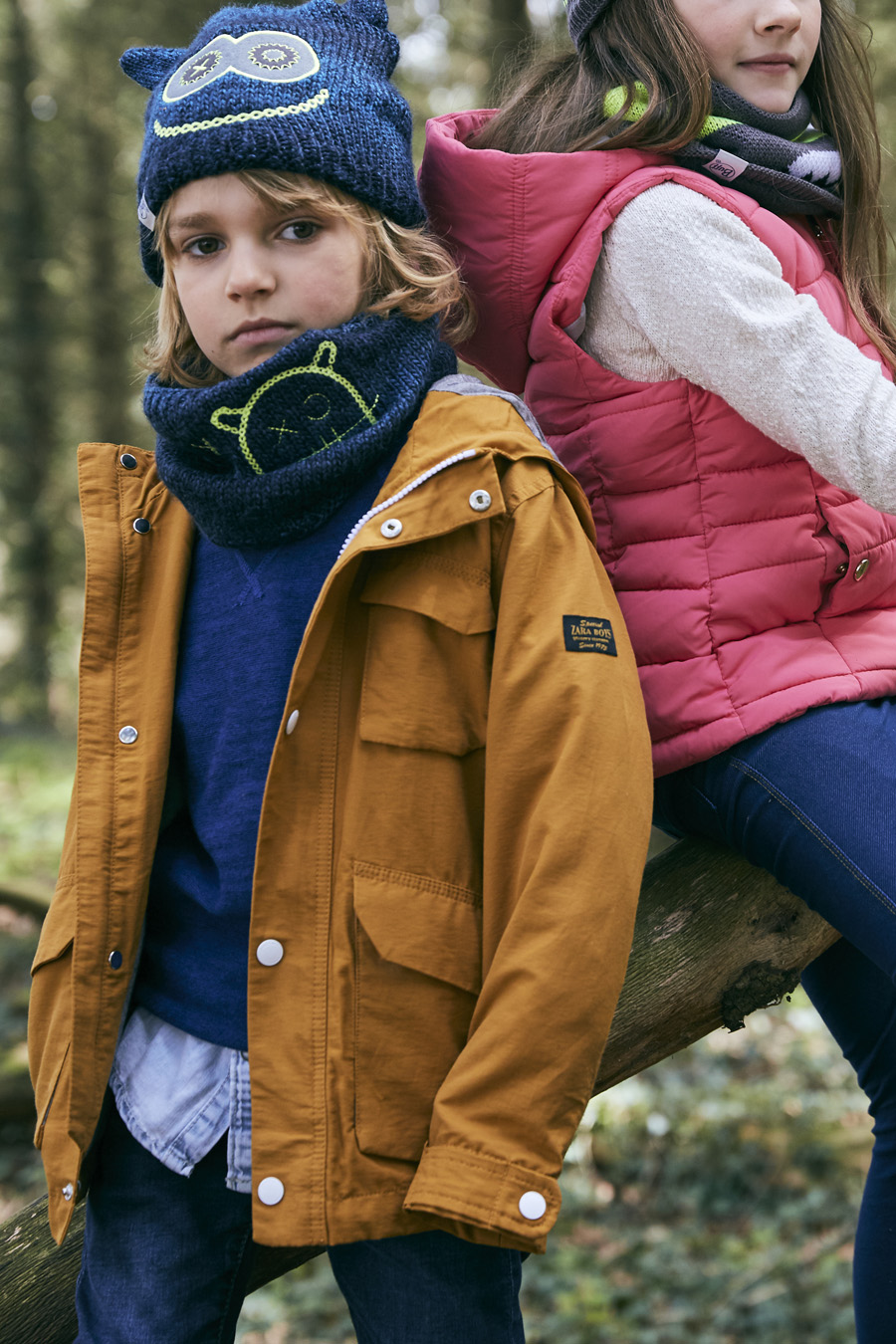 niños en el bosque con BUFF